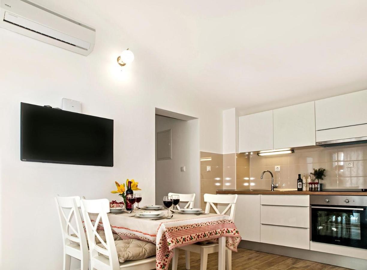 Willa House Dunja Omiš Zewnętrze zdjęcie